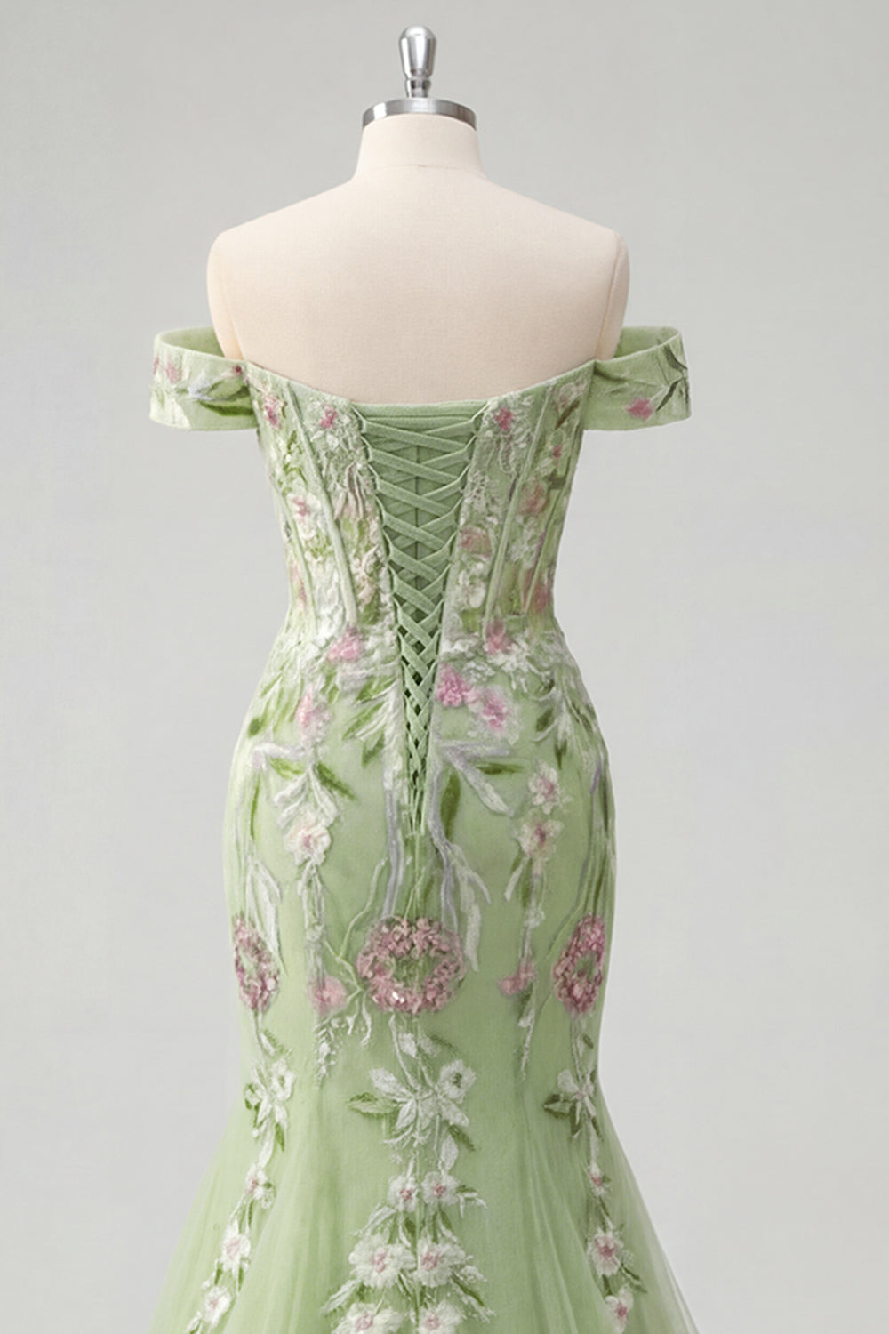Robe de bal sirène verte en tulle brodé à épaules dénudées