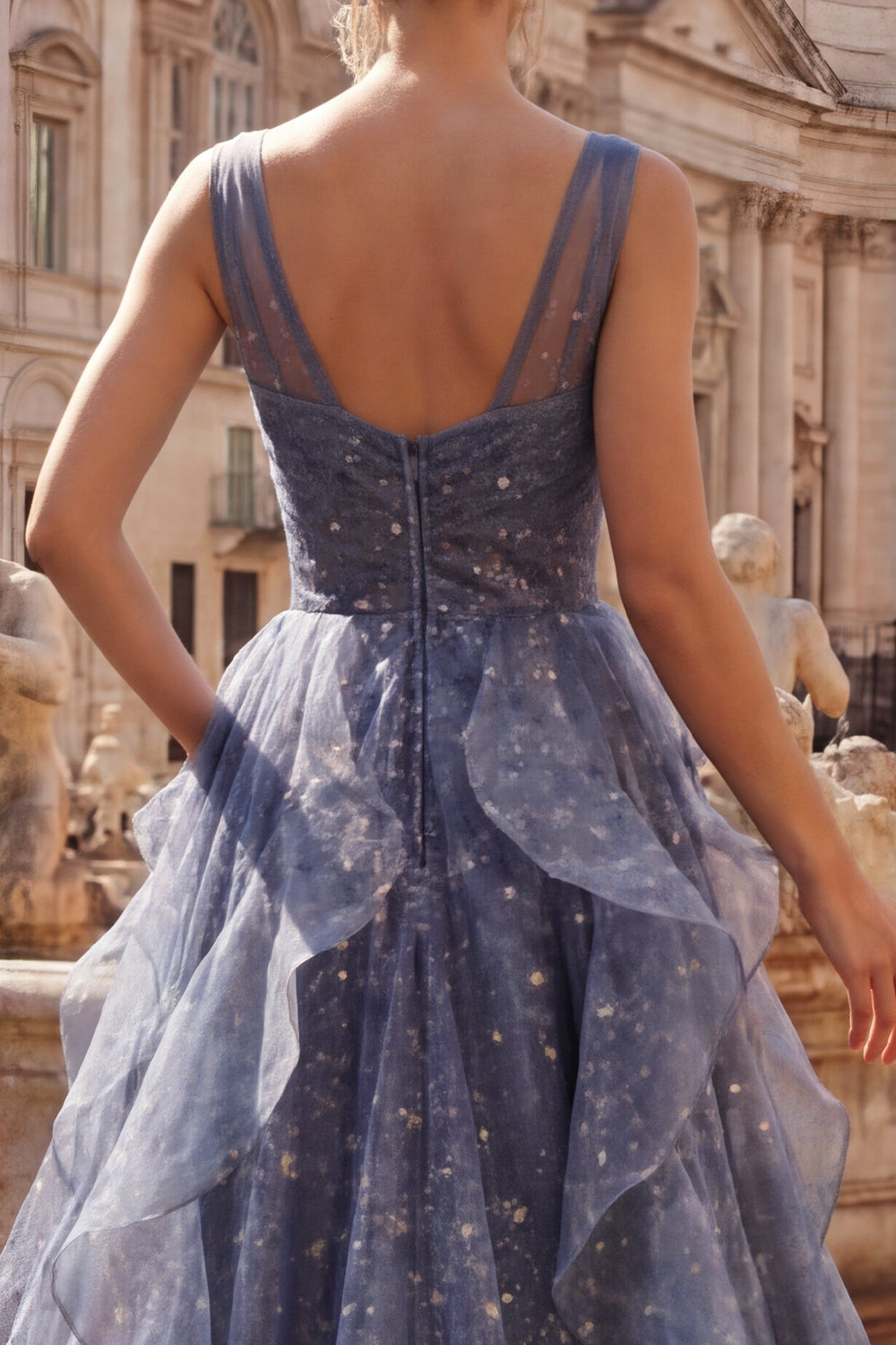 Robe de bal élégante bleu poudré en tulle col en V ciel étoilé avec volants étagés