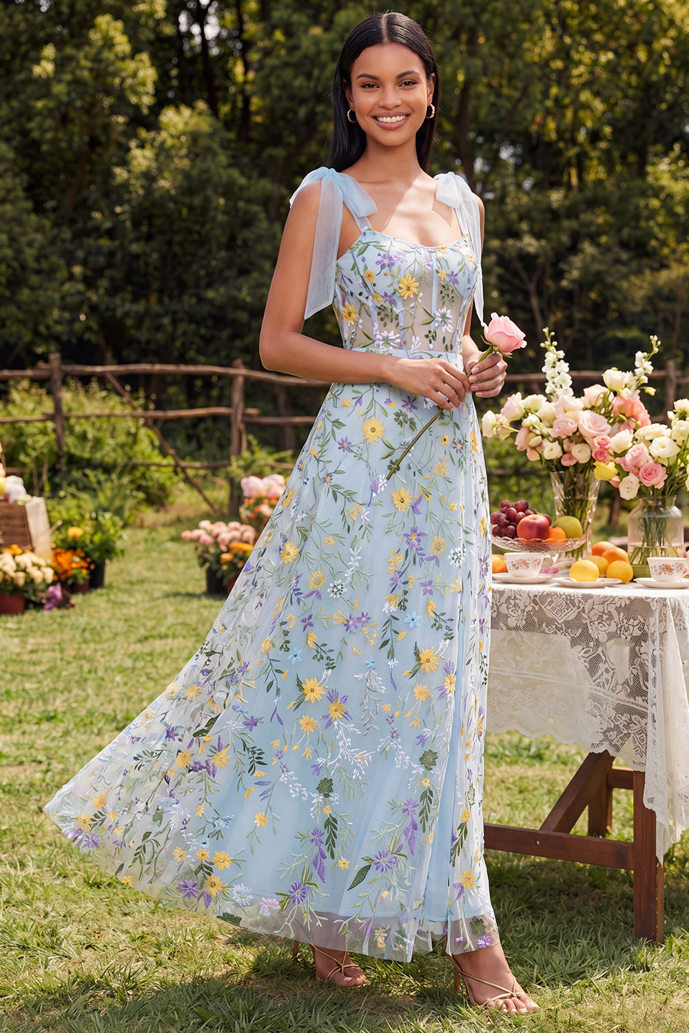 Robe longue évasée à corset motif floral bleu avec fente