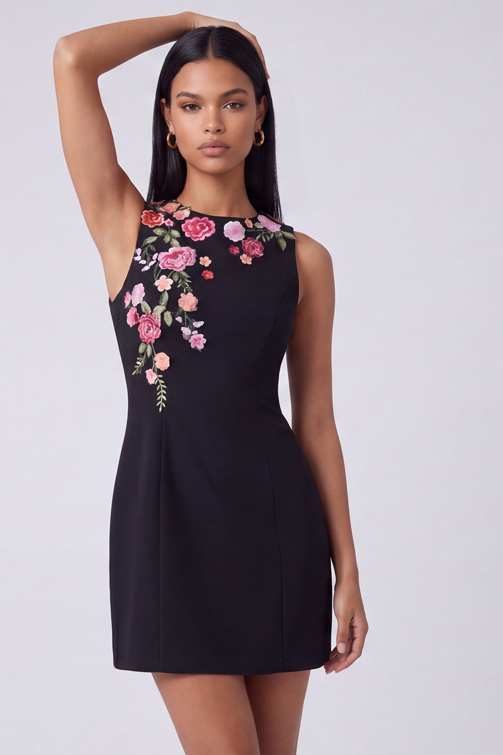 Robe courte moulante noire à col rond avec motif floral