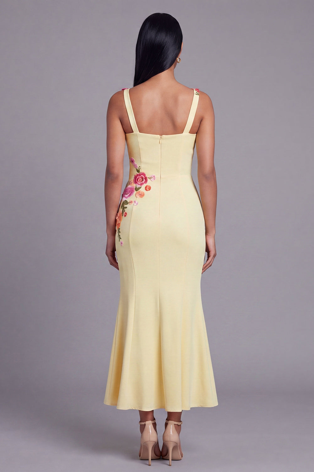 Robe longue de sirène jaune clair à fleurs avec appliques