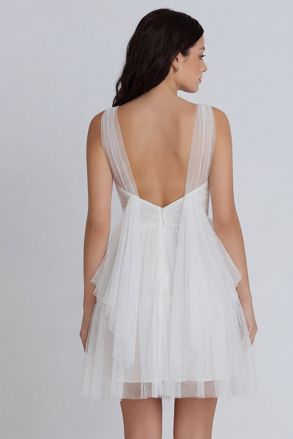 Robe courte ruchée en tulle évasée ivoire à col en V
