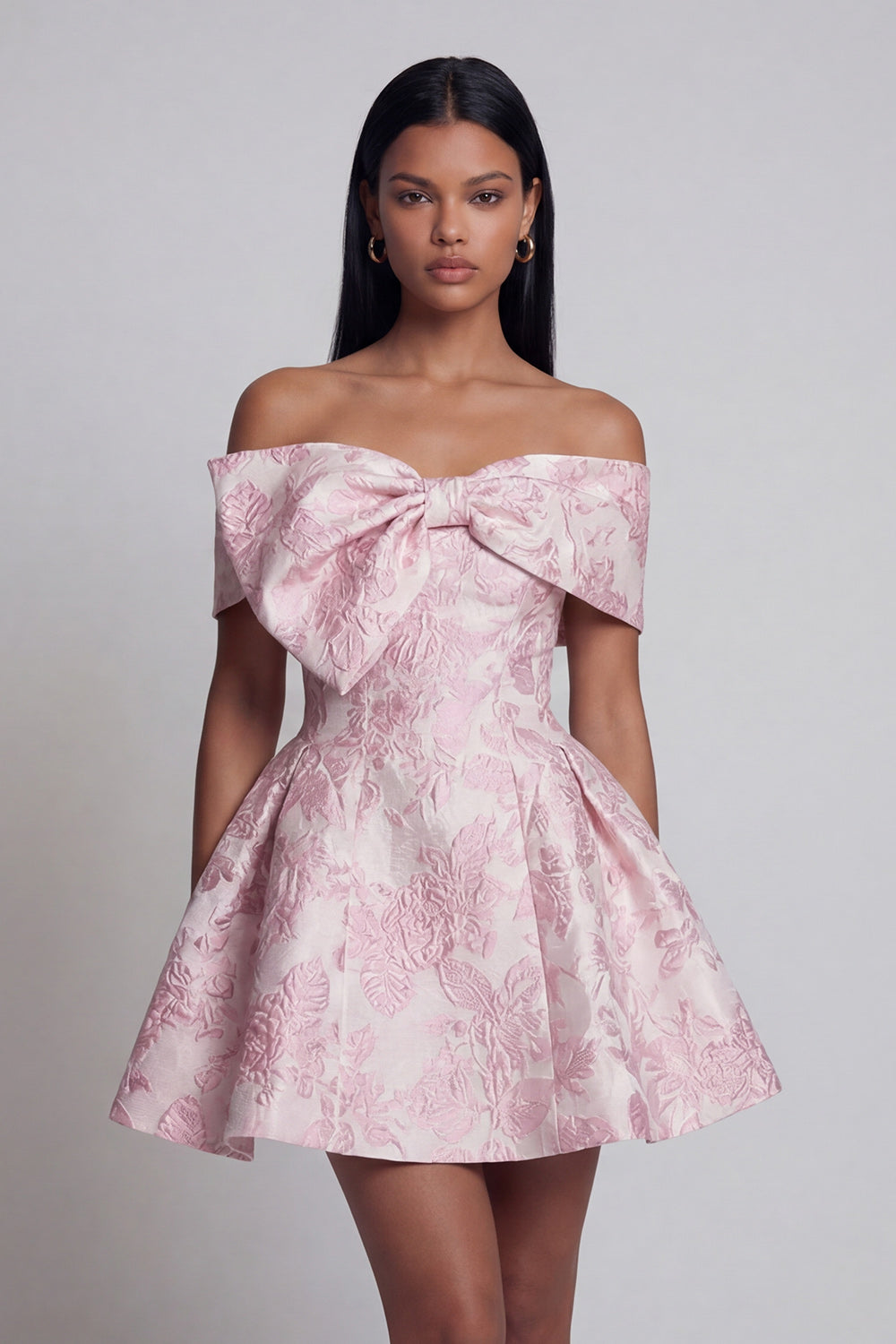Robe de cocktail rose mini trapèze à épaules dénudées en jacquard avec nœud