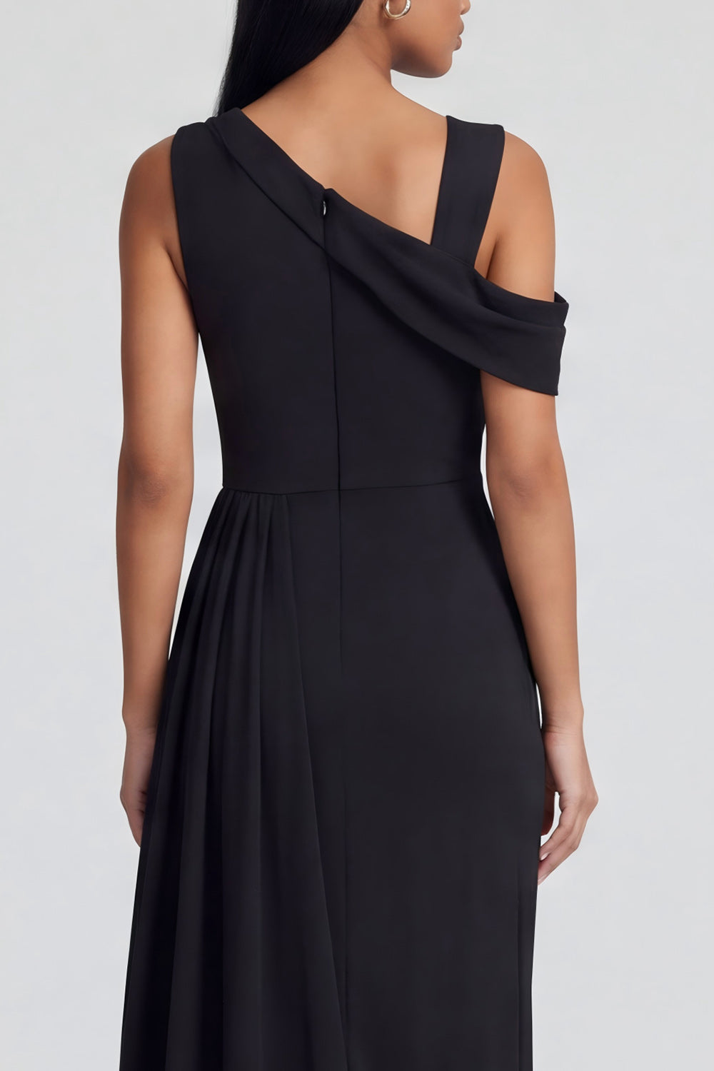 Robe de soirée noire fourreau asymétrique avec ruban décoratif