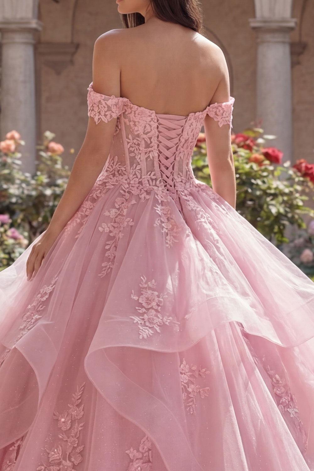 Vestido de Quinceañera Rosa con Hombros Descubiertos, Aplicaciones y Volantes