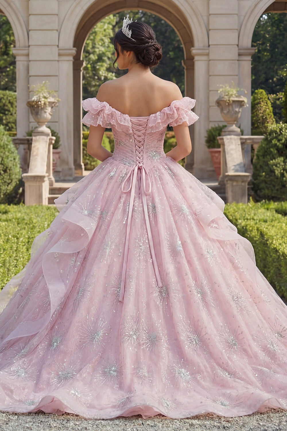 Robe de bal de quinceañera rose pailletée à volants et épaules dénudées