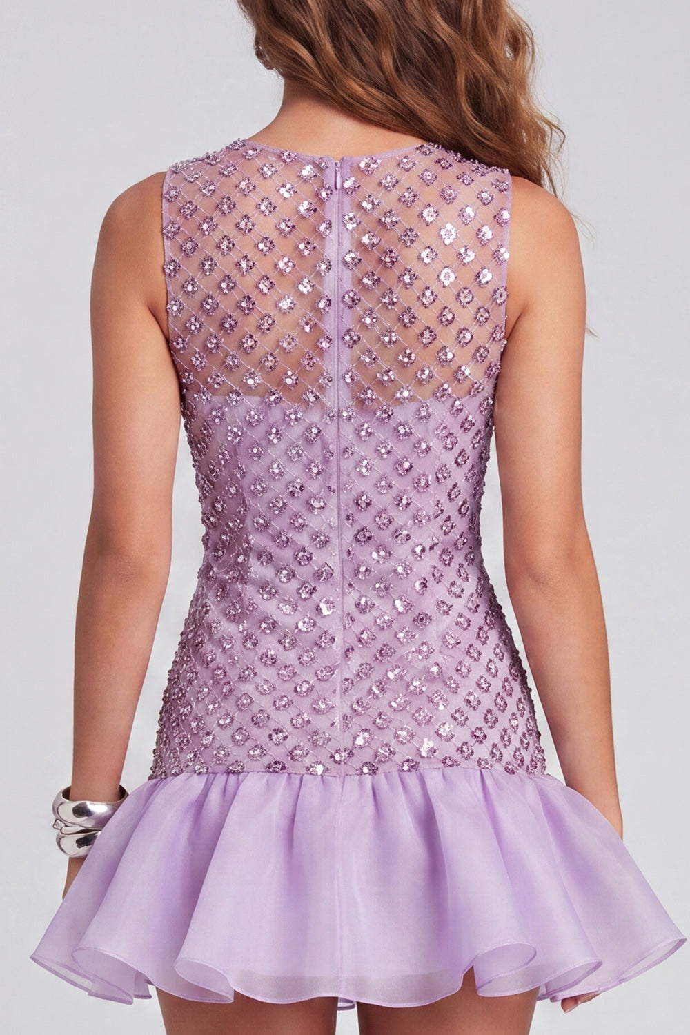 Robe de cocktail courte à col rond, lilas étincelant et perlé, avec volants