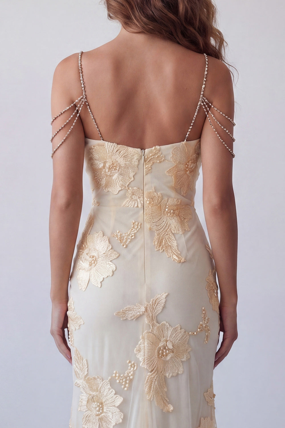 Vestido de noche formal de sirena floral amarillo claro con tirantes de cadena de pedrería