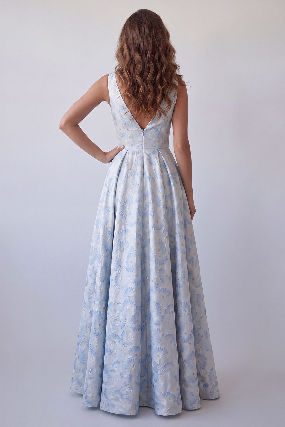 Robe longue de soirée bleu clair ligne A col en V à fleurs ruchée