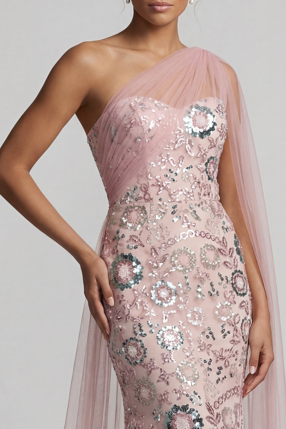 Robe longue sirène rose scintillante pour mère de la mariée avec cape latérale