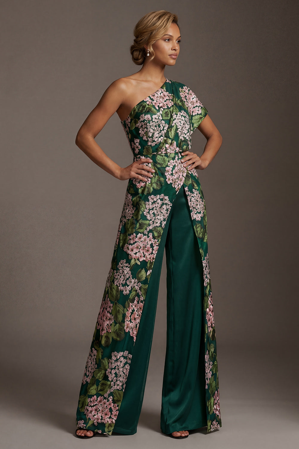 Combinaison longue vert foncé à imprimé floral et une épaule avec poches pour mère de la mariée