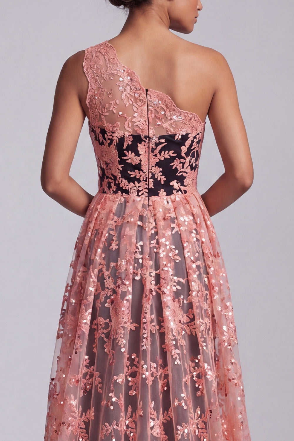 Robe longue de mère de la mariée sirène en dentelle asymétrique noire et melon d'eau avec cape