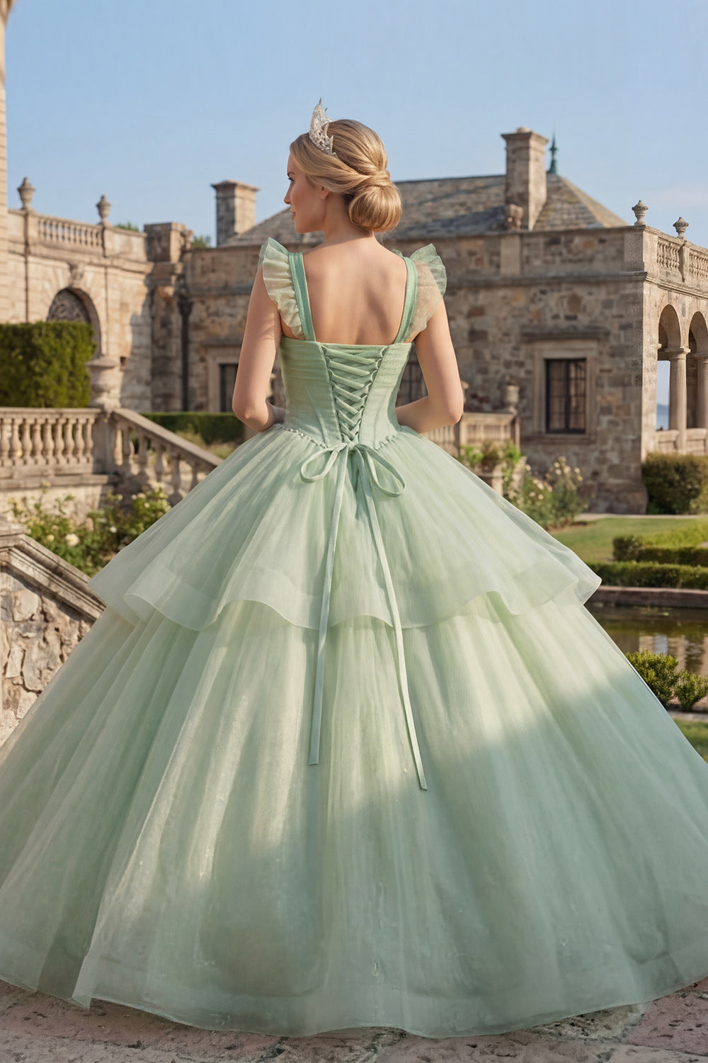 Robe de bal bustier vert menthe avec jupe étagée, coupe princesse pour Quinceañera