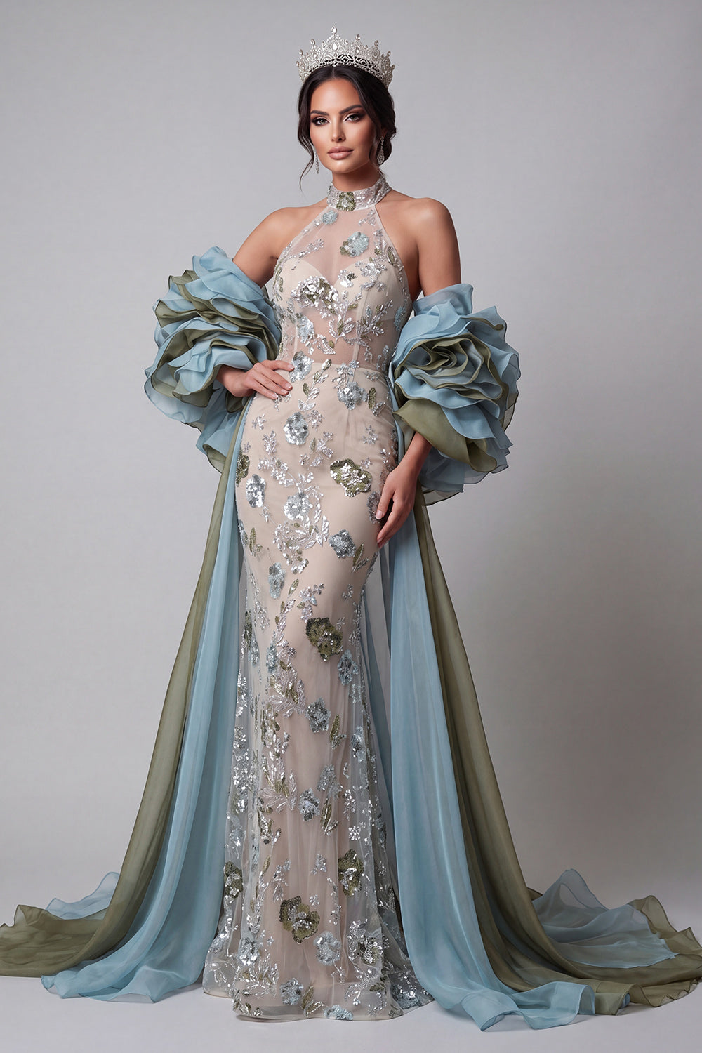 Robe longue de bal de promo sirène champagne scintillante avec volants, perles, fleurs et cape