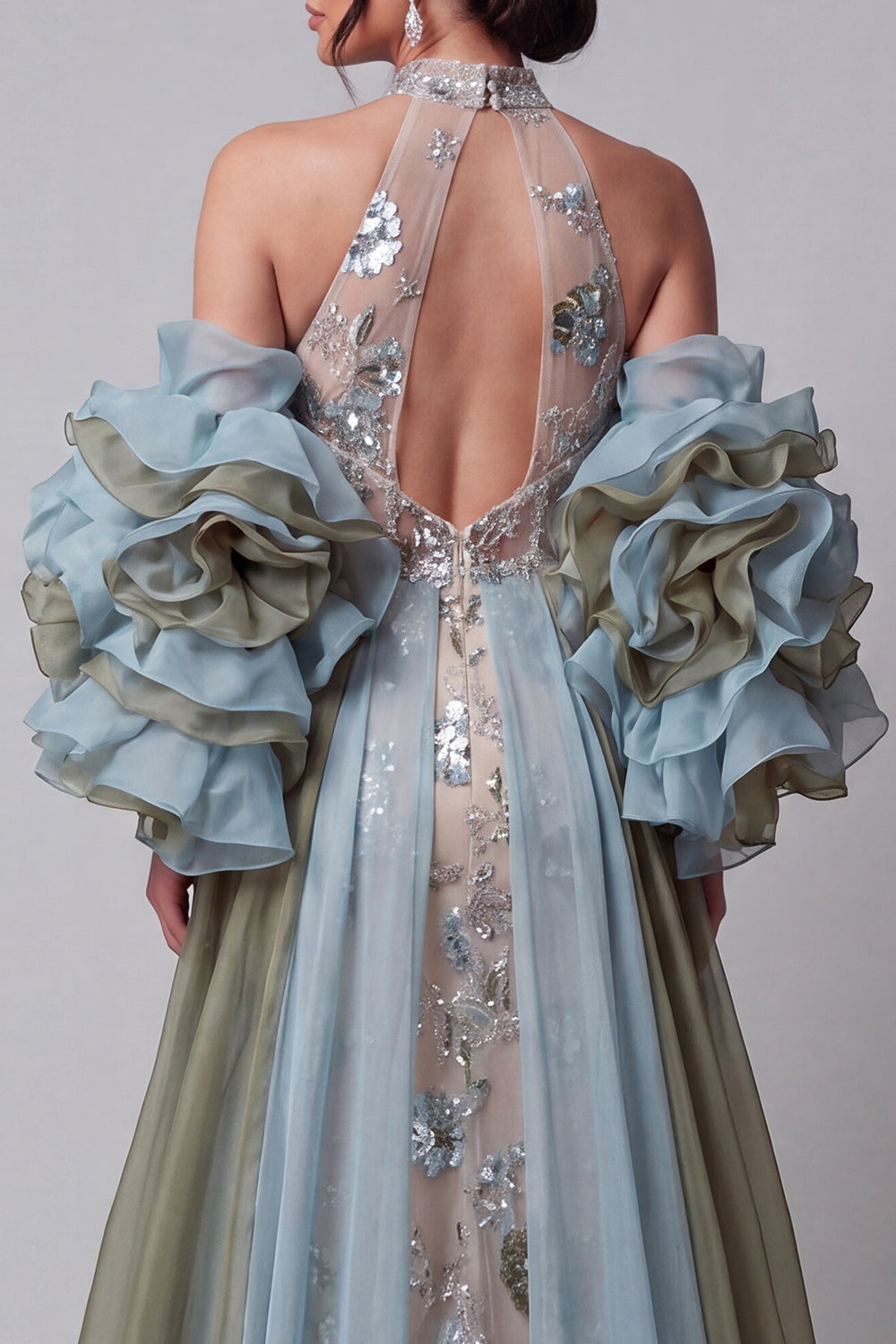 Robe longue de bal de promo sirène champagne scintillante avec volants, perles, fleurs et cape