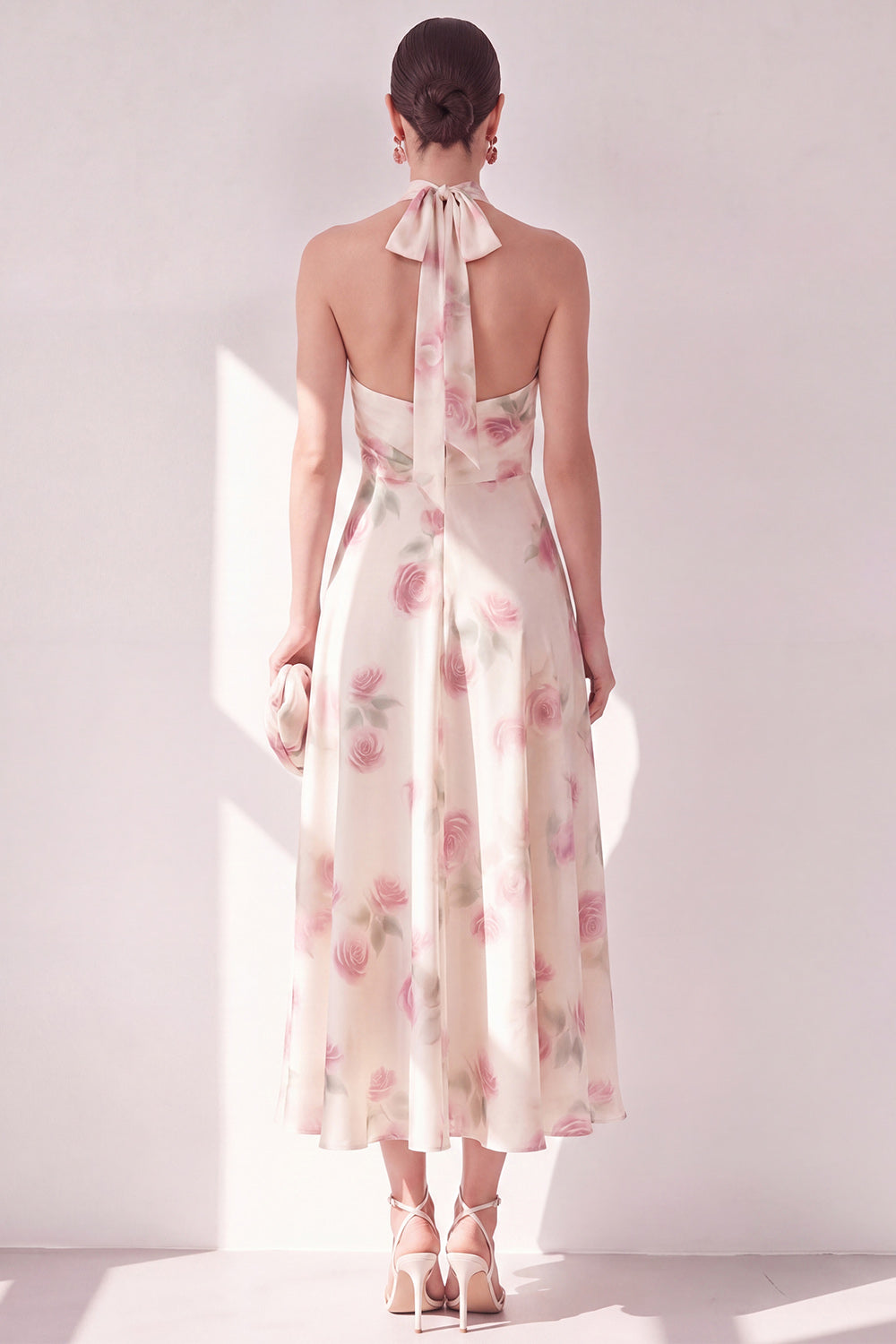 Robe midi évasée à col halter, imprimé floral, abricot