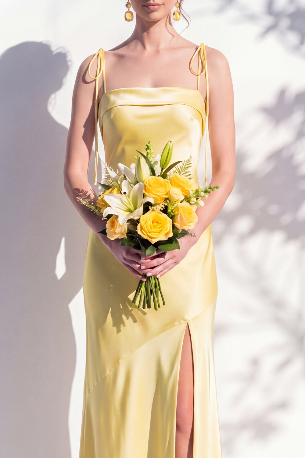 Robe de Demoiselle d'Honneur Fourreau Jaune à Bretelles Fines et Fente