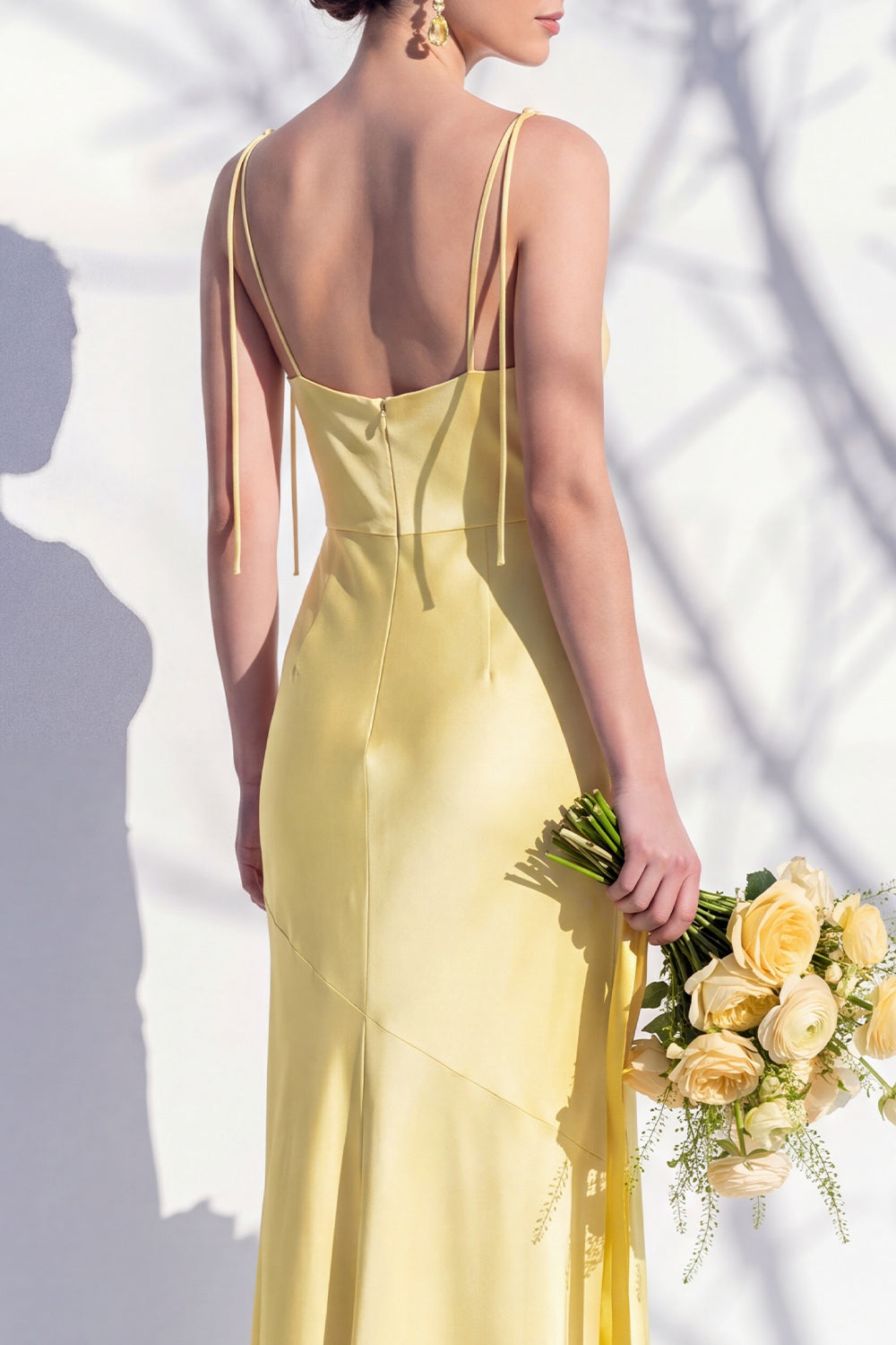Robe de Demoiselle d'Honneur Fourreau Jaune à Bretelles Fines et Fente