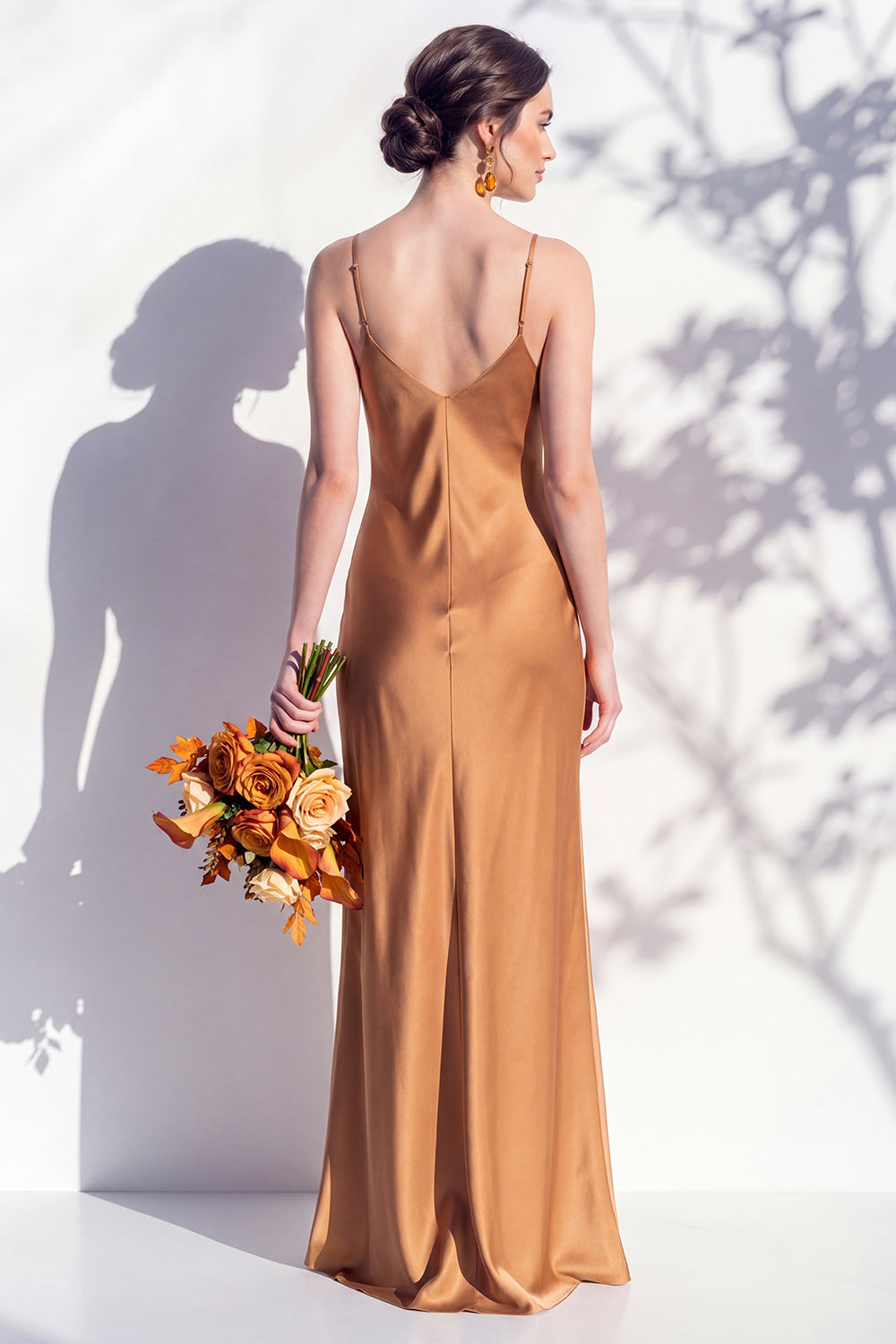 Robe fourreau jaune en satin à fines bretelles pour demoiselle d'honneur