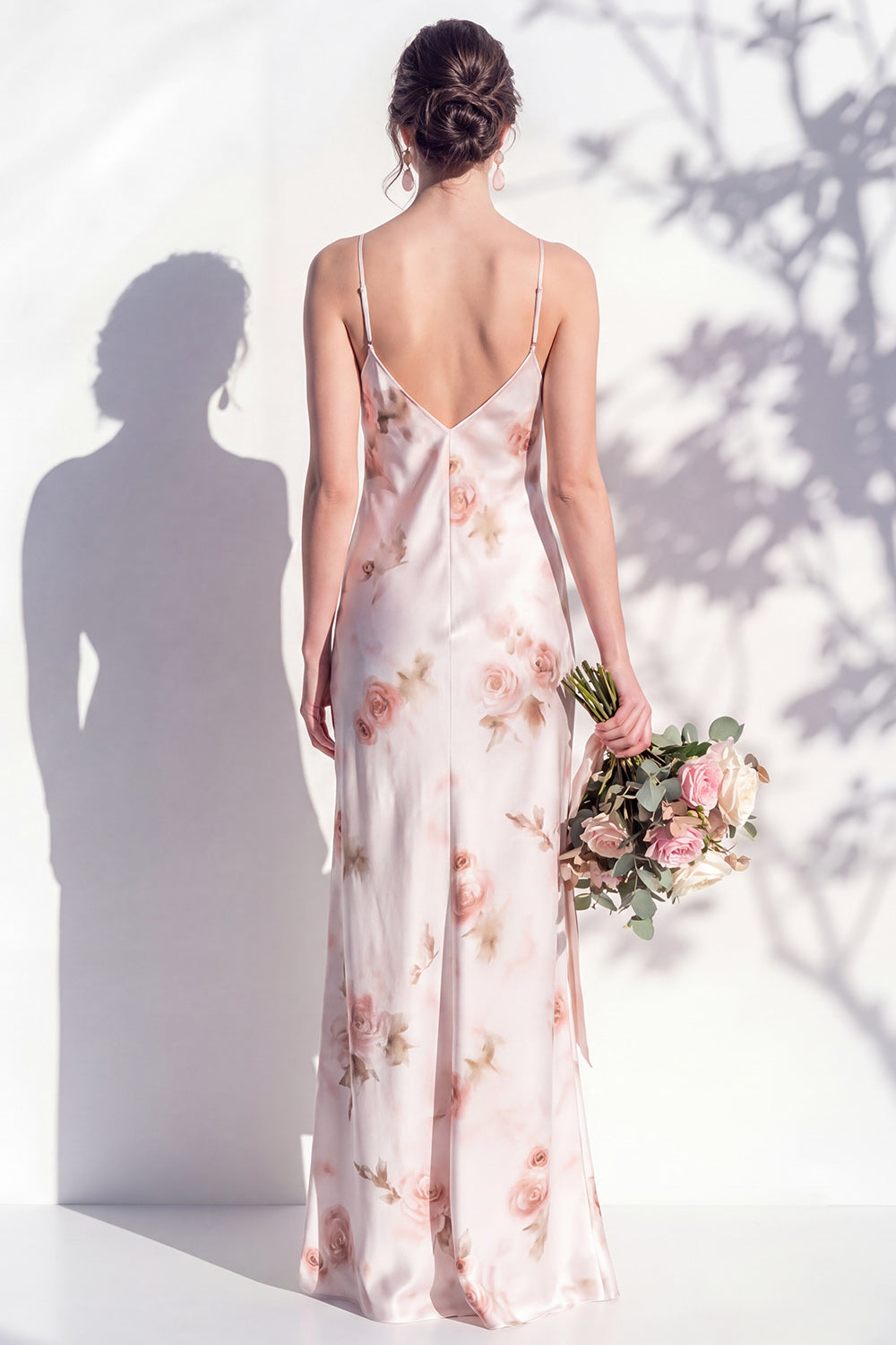Robe de demoiselle d'honneur fourreau à fines bretelles avec fleurs rouges ivoire