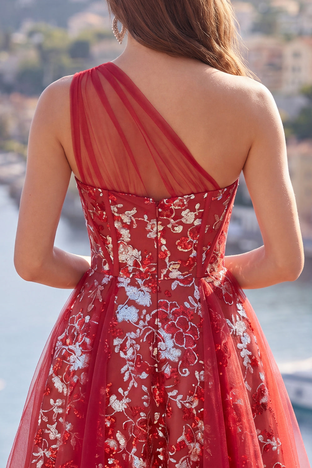 Robe de bal courte évasée rouge pailletée à fleurs avec corset perlé et volants