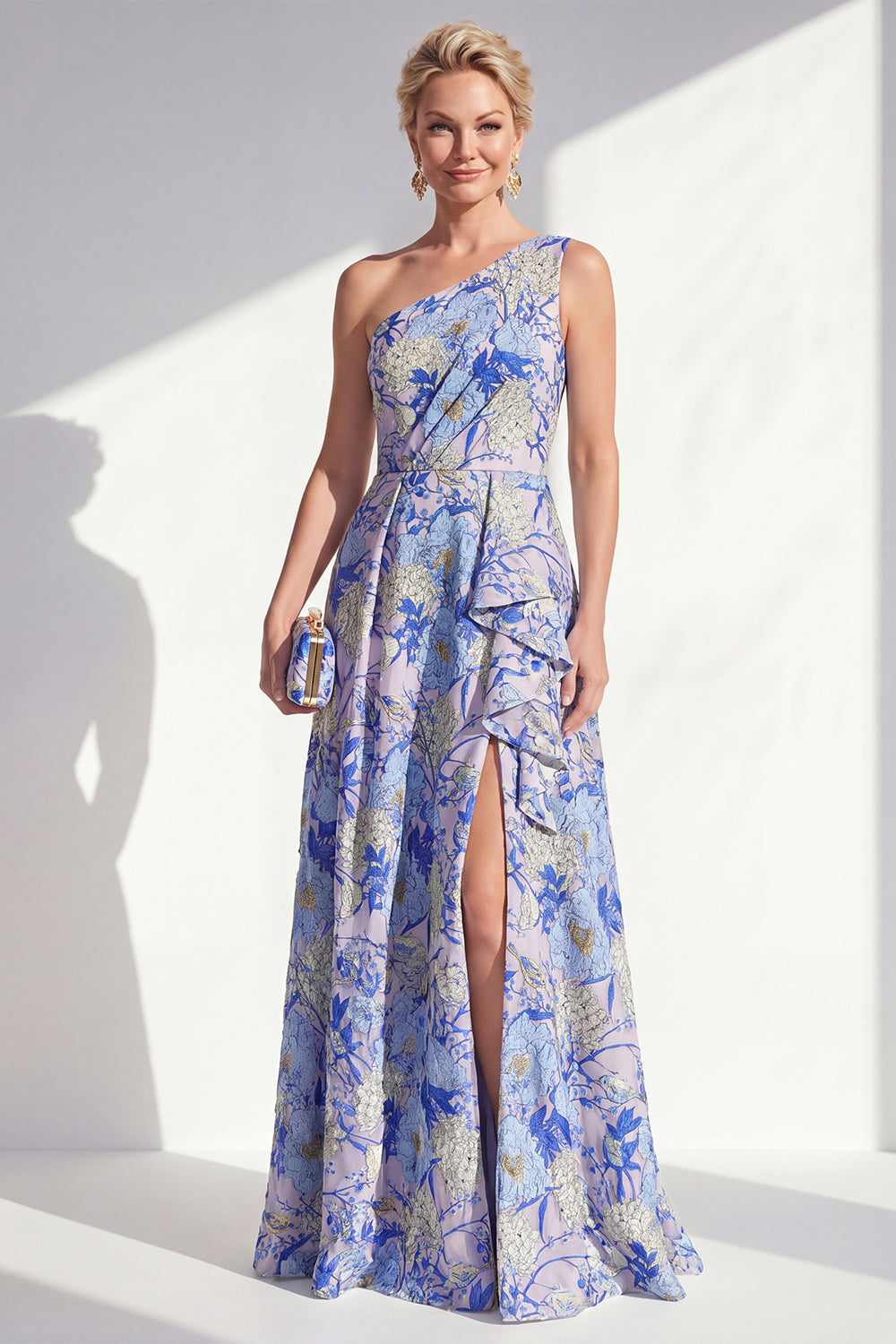 Robe longue de mère de la mariée bleue asymétrique à volants floraux et fendue