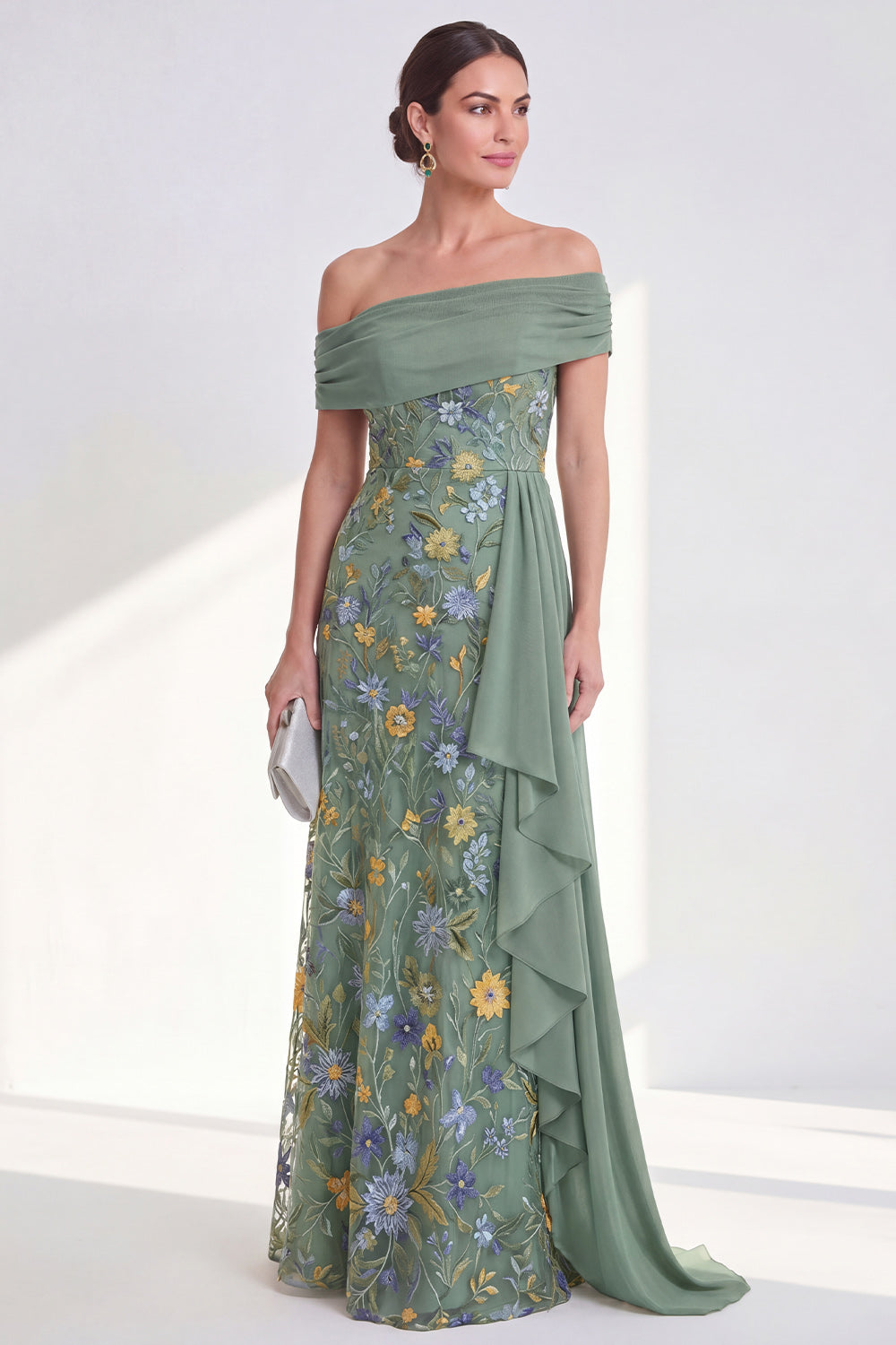 Robe longue de mère de la mariée fourreau vert floral avec ceinture épaules dénudées