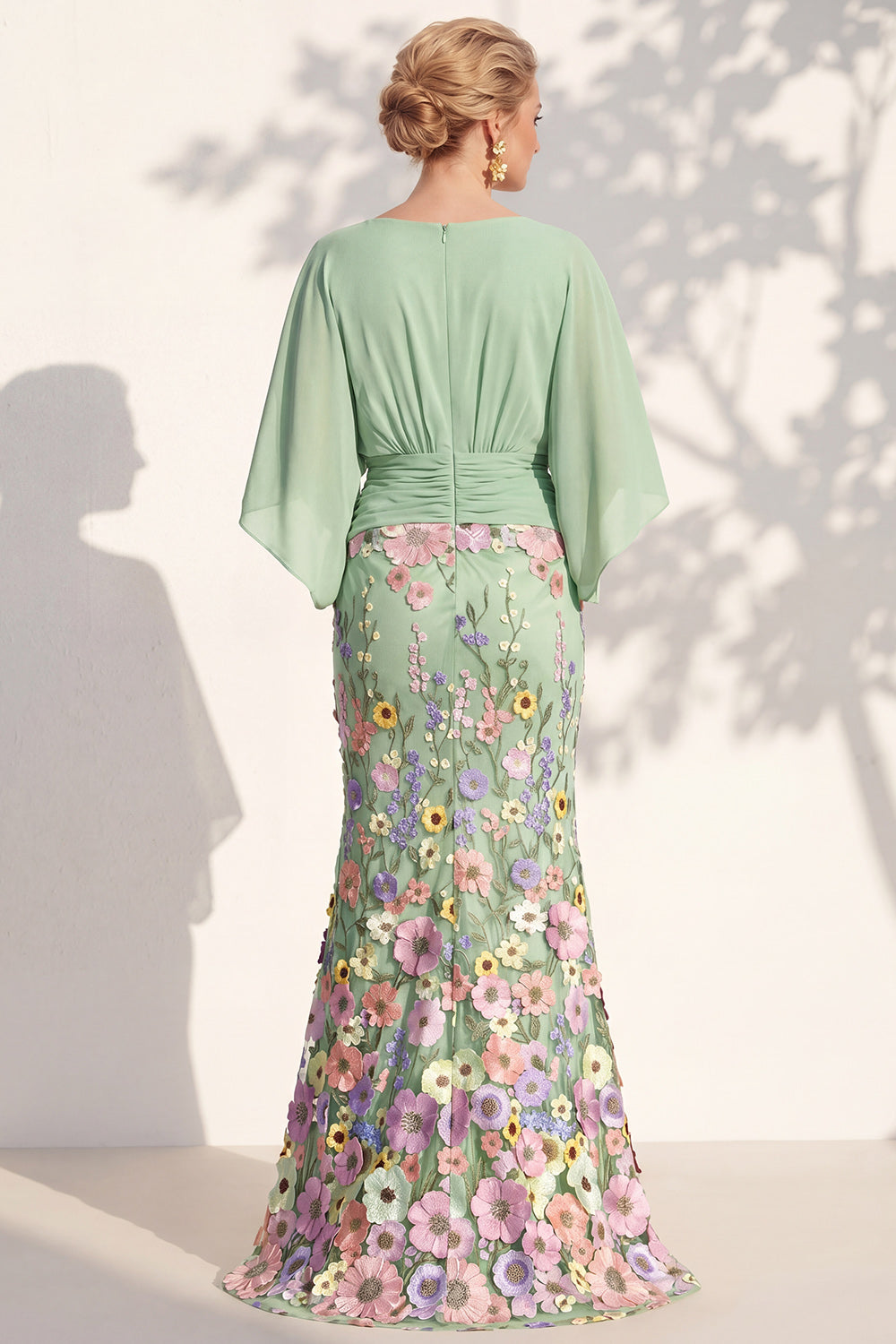 Mermaid Champagne Floral V-Neck Long Mother Of the Bride Dress with Cape Sleeves