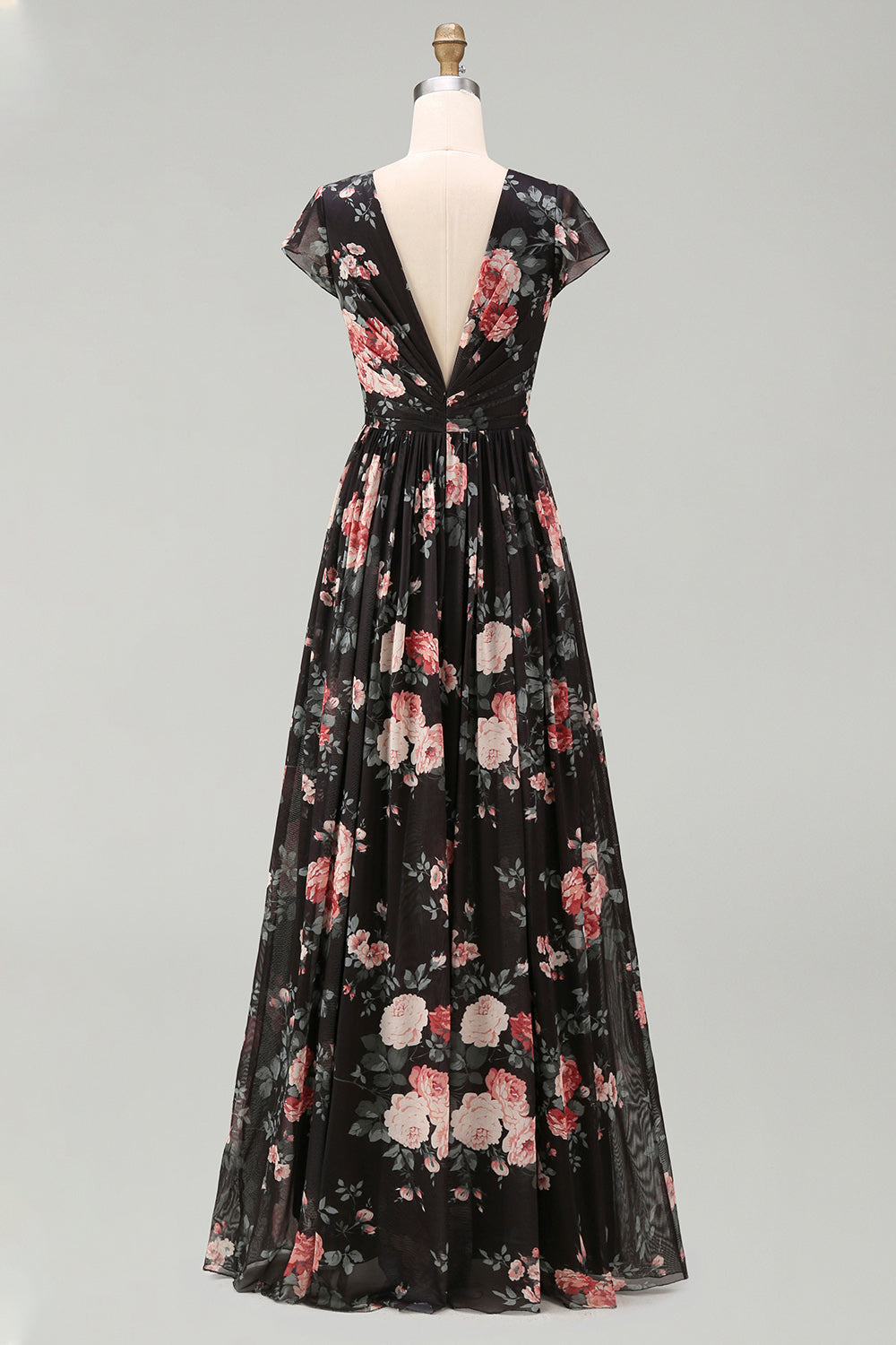Robe longue noire en mousseline de soie coupe trapèze avec col en V, fronces, motif floral et manches courtes