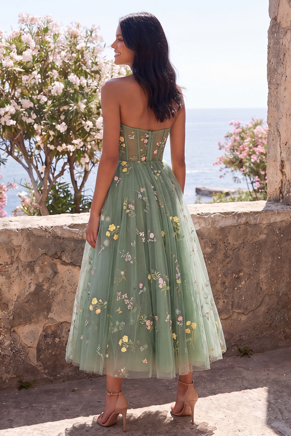 Robe Midi Dusty Sage en Tulle Coupe Trapèze Col Cœur avec Corset Transparent et Broderies Florales