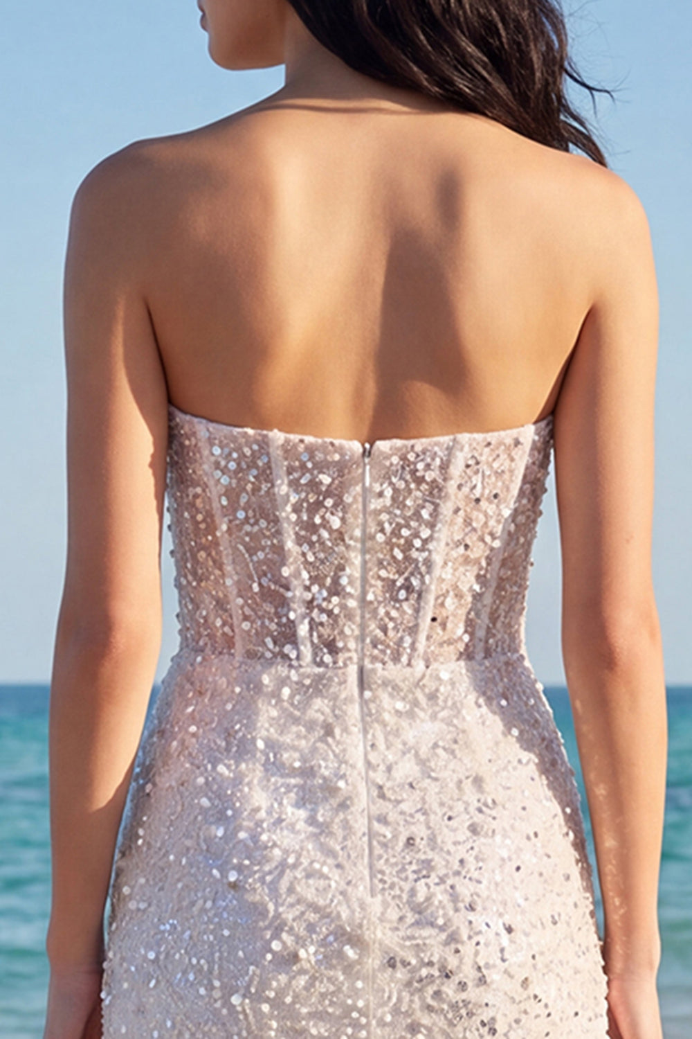 Mini-robe bustier moulante à sequins scintillants et corset