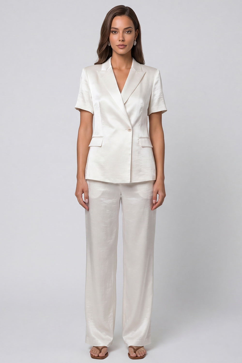 Costume femme 2 pièces à revers crantés ivoire et une boucle