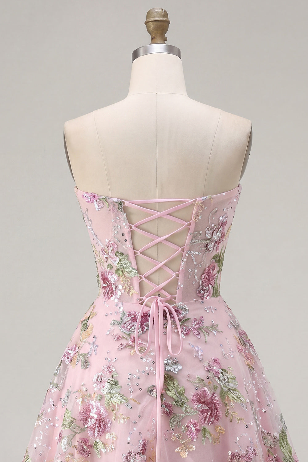 Robe de cocktail rose en forme de cœur, ligne A, corset, sequins et fleurs