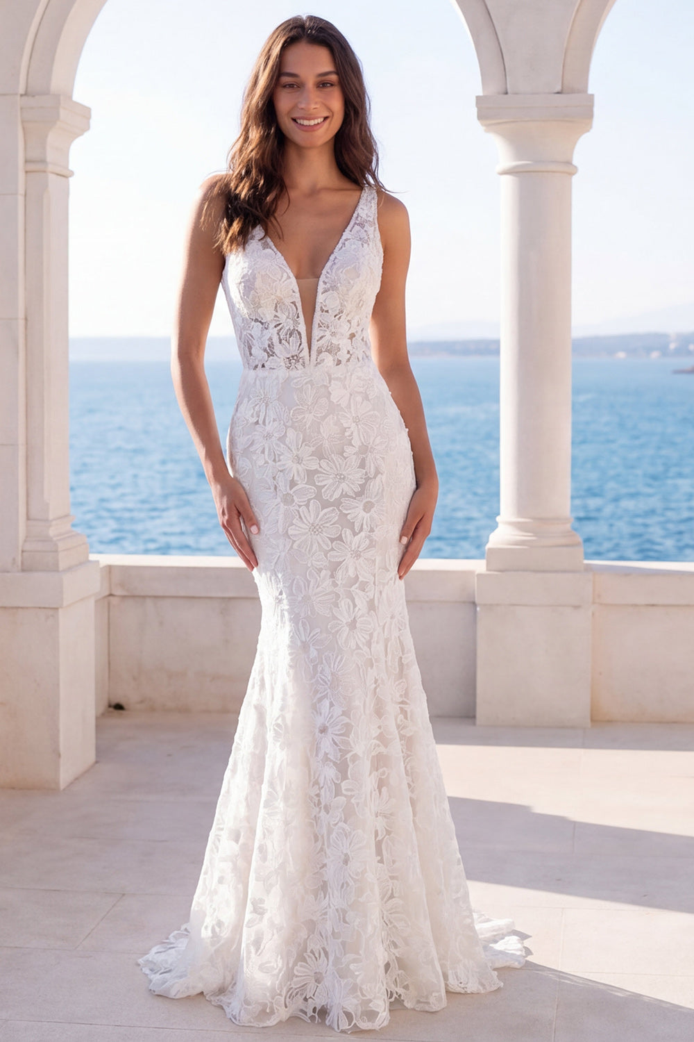 Robe de mariée sirène bohème col en V ivoire avec traîne et dentelle florale