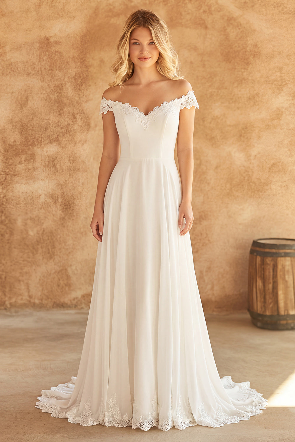 Robe de mariée trapèze en mousseline avec dentelle couleur ivoire et épaules dénudées