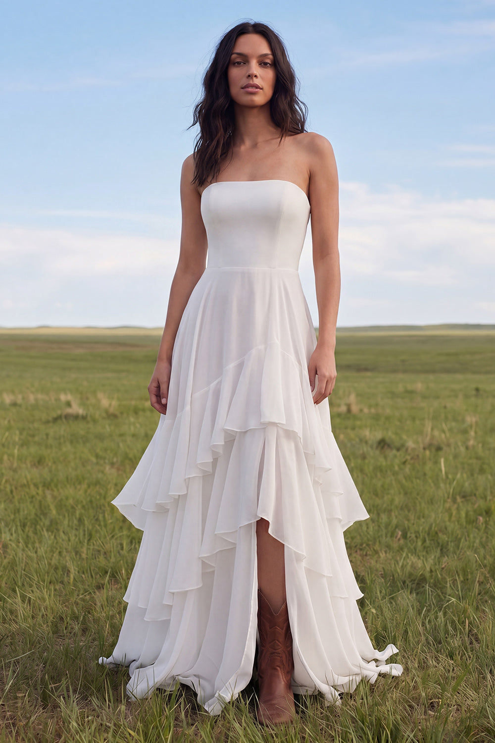 Robe de mariée bustier bohème ivoire évasée avec fente et volants