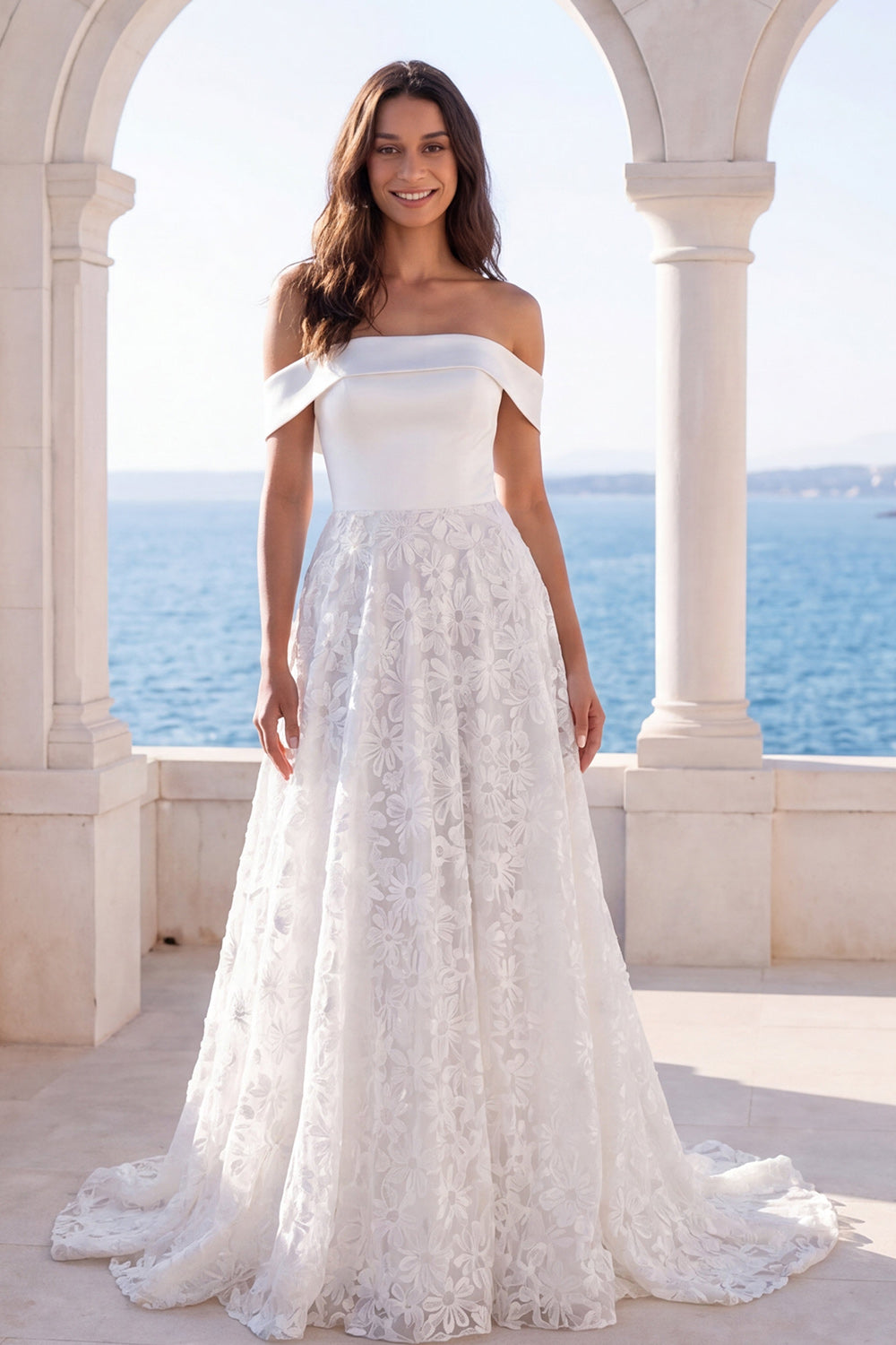 Robe de mariée ivoire en dentelle coupe trapèze à épaules dénudées avec traîne balai