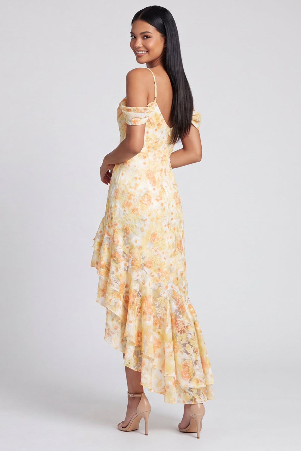Robe asymétrique fleurie jaune à épaules dénudées et volants