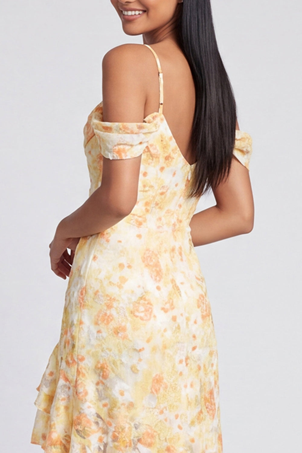 Robe asymétrique fleurie jaune à épaules dénudées et volants