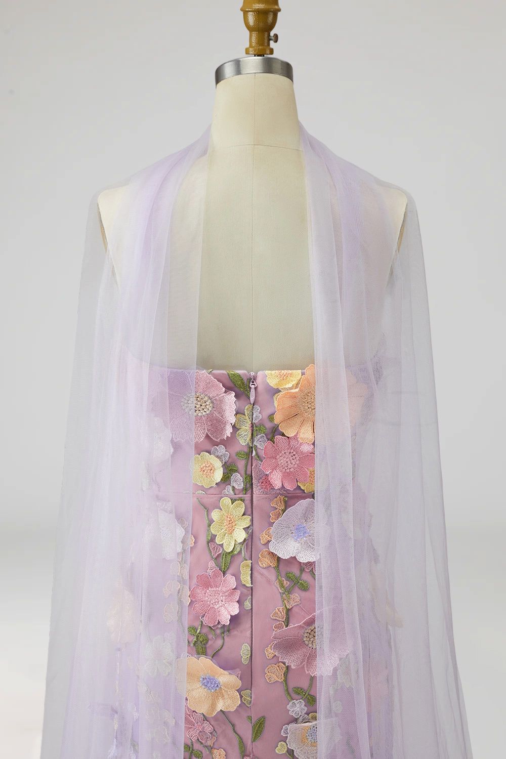 Vestido largo de sirena sin tirantes floral violeta claro para madre de la novia con abertura