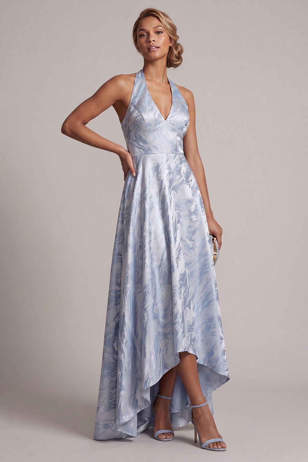 Robe de mariée asymétrique ligne A florale bleu ciel dos nu avec licou