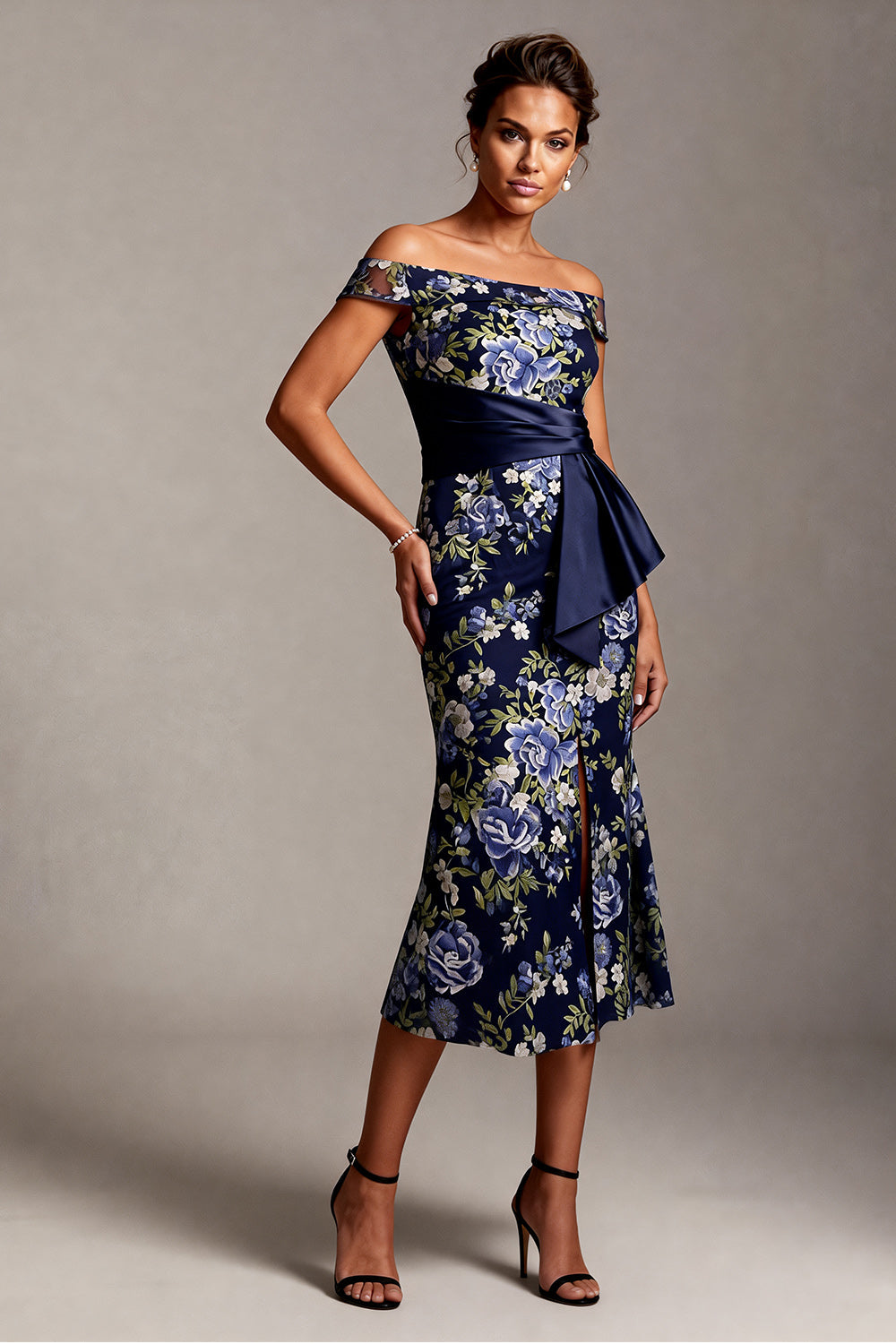 Robe de mariée midi sirène bleu marine en jacquard floral avec fente et épaules dénudées