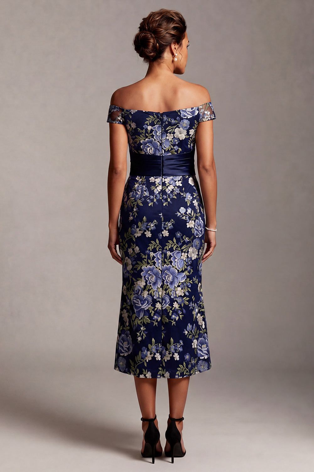 Robe de mariée midi sirène bleu marine en jacquard floral avec fente et épaules dénudées