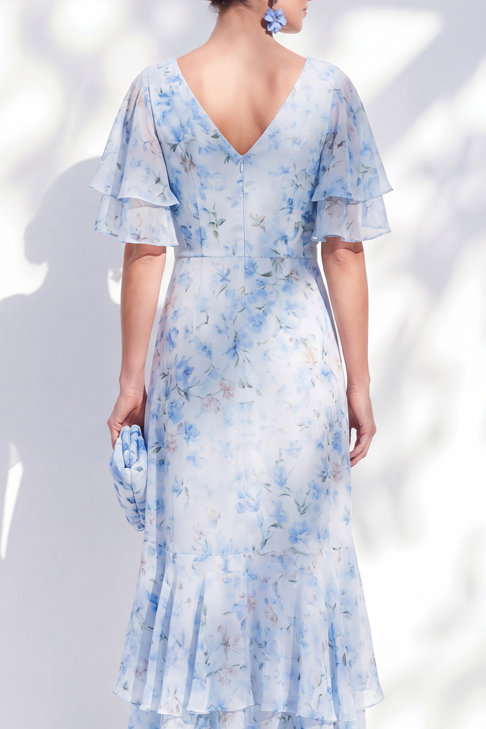 Robe de mère de la mariée sirène en mousseline florale bleue à col en V à volants asymétrique