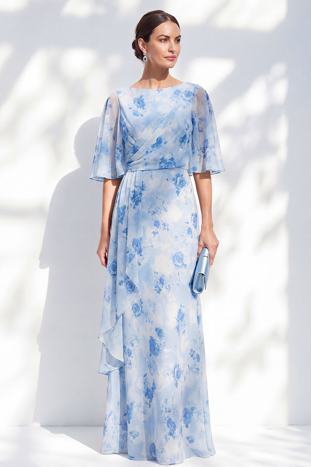 Vestido de sirena azul claro de gasa con estampado floral y volantes, cuello barco y manga larga, para la madre de la novia
