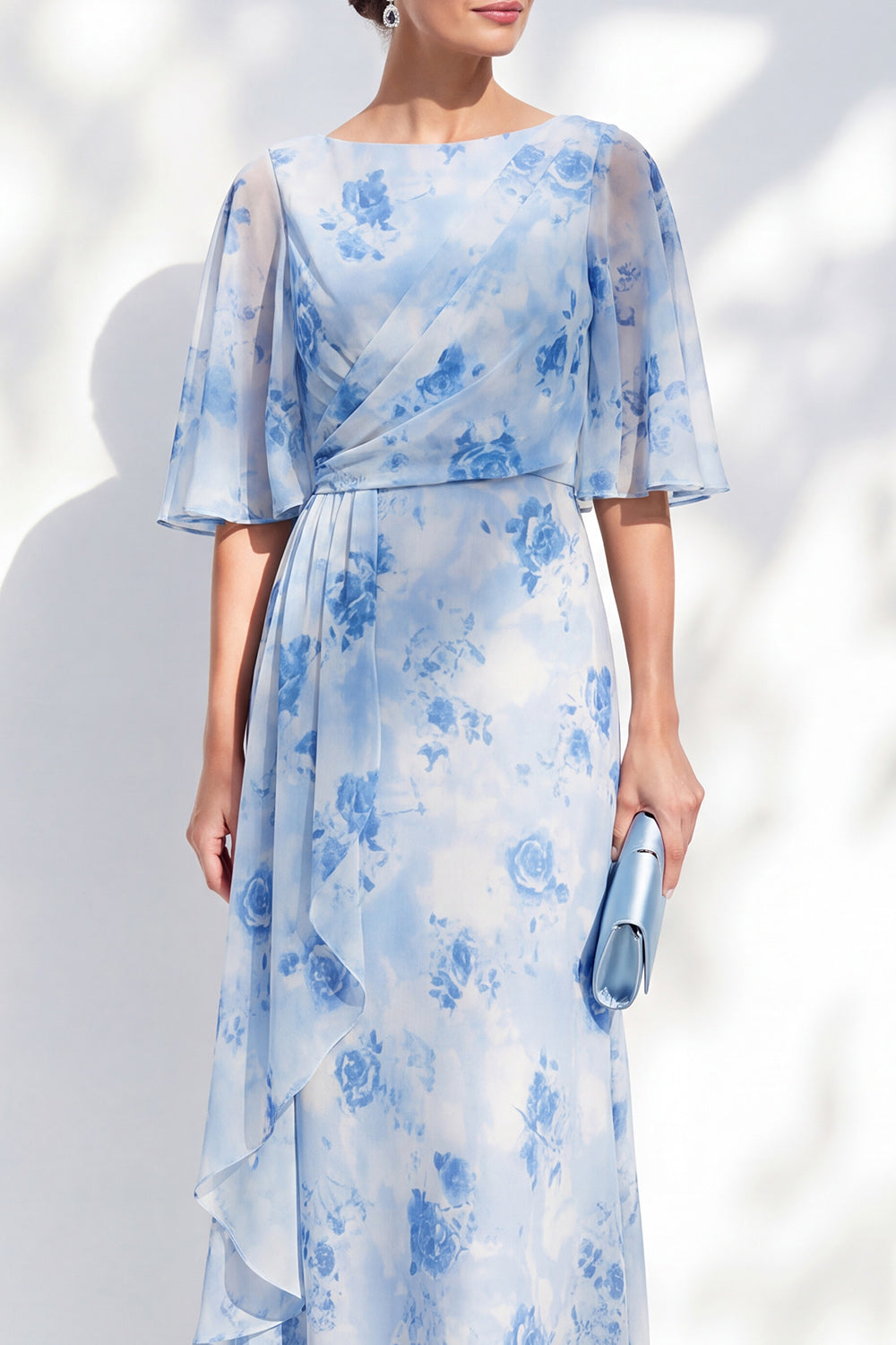 Vestido de sirena azul claro de gasa con estampado floral y volantes, cuello barco y manga larga, para la madre de la novia