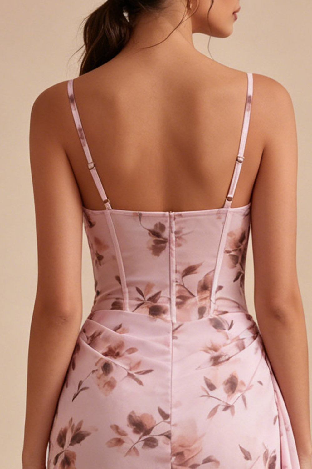 Mini-robe de cocktail cintrée en mousseline à fleurs roses avec ceinture