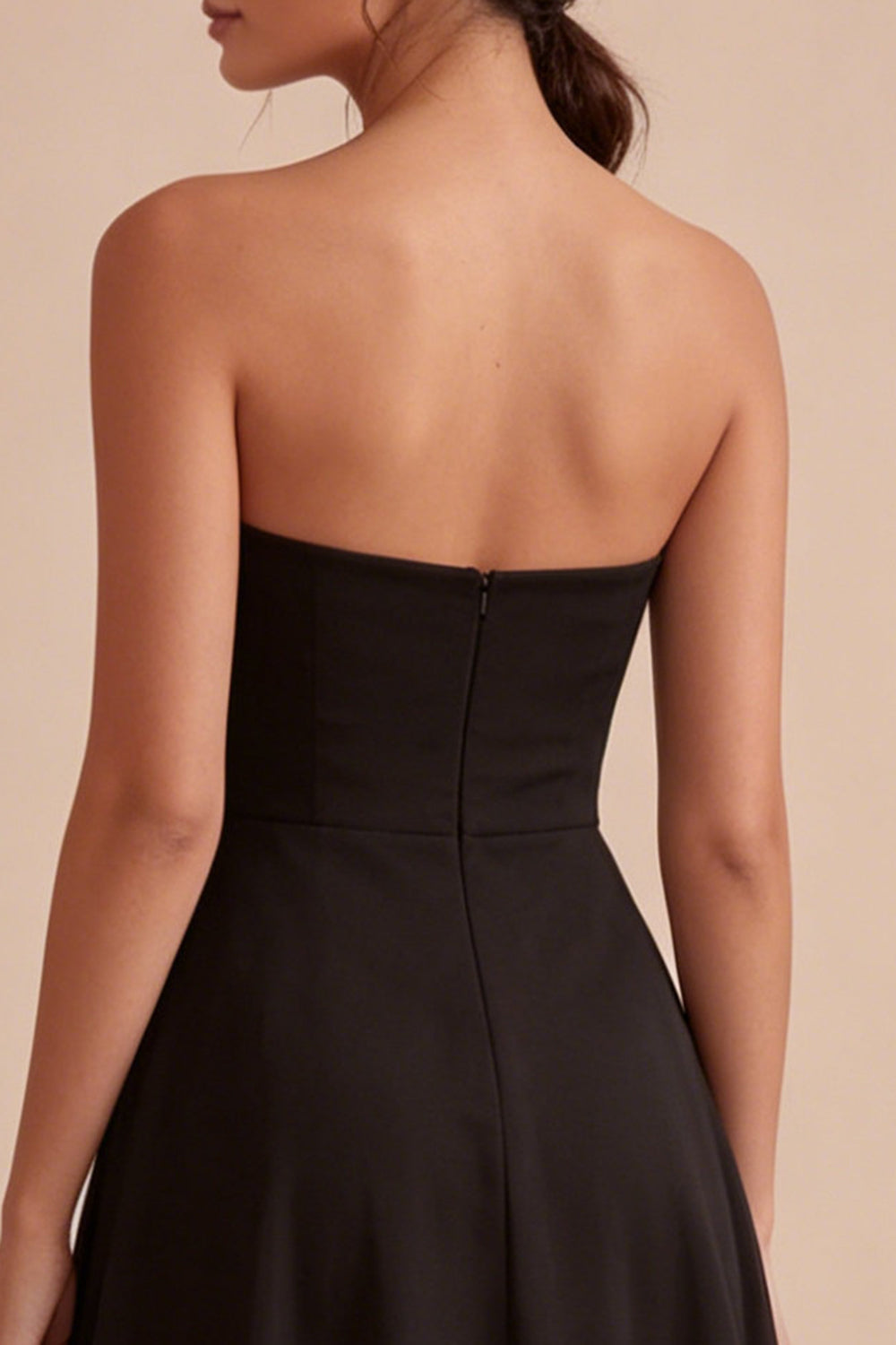 Robe de soirée midi noire sans bretelles, coupe trapèze