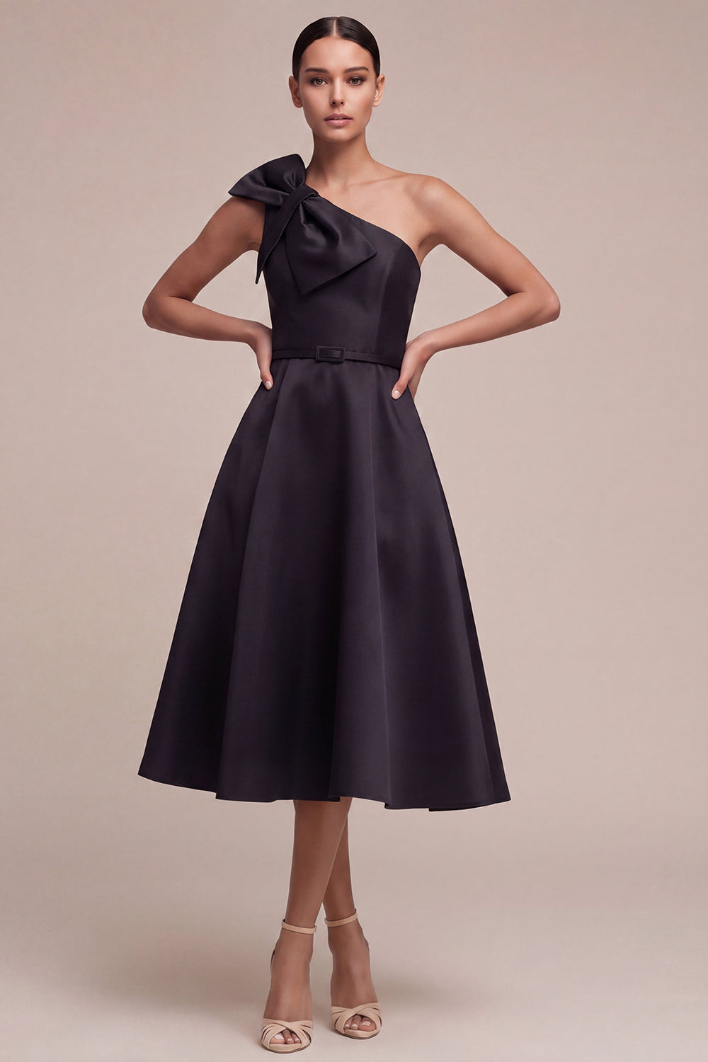 Robe de soirée midi noire asymétrique avec nœud