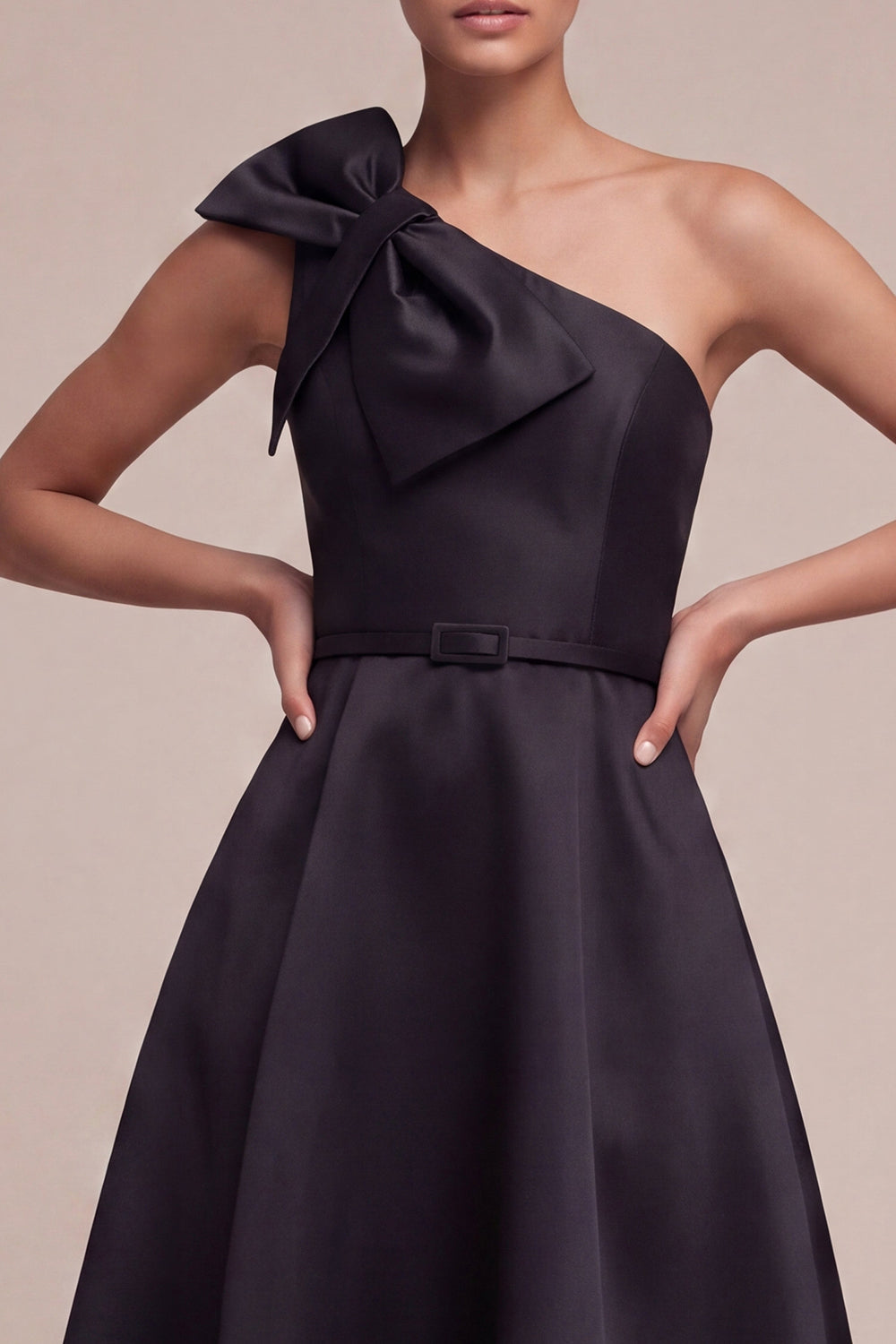 Robe de soirée midi noire asymétrique avec nœud